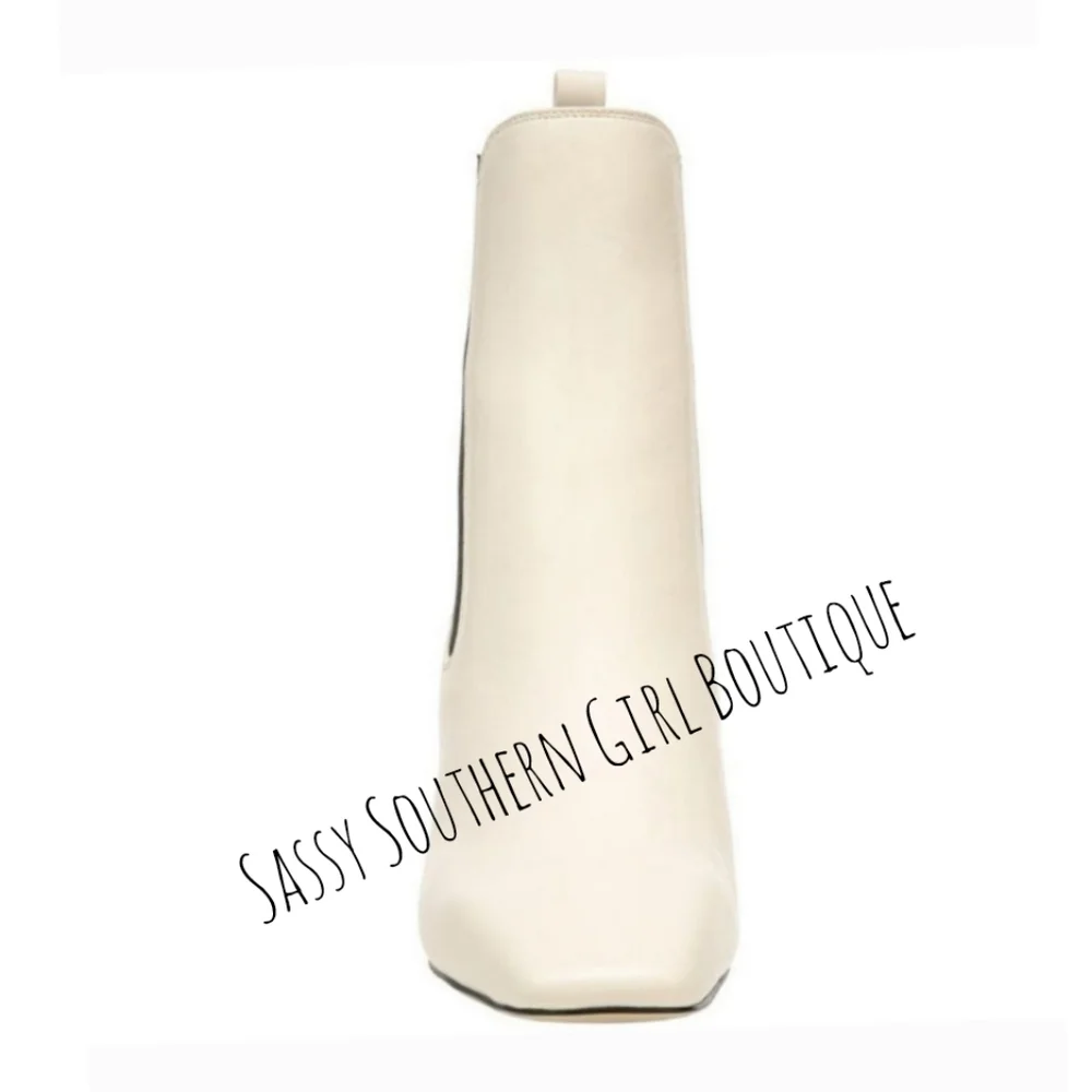 🆕⭐Sam Edelman winter white leather booties